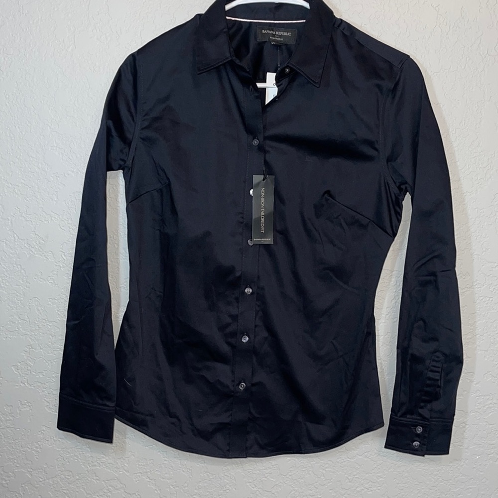 Banana Republic Tailored button up blouse long sleeve